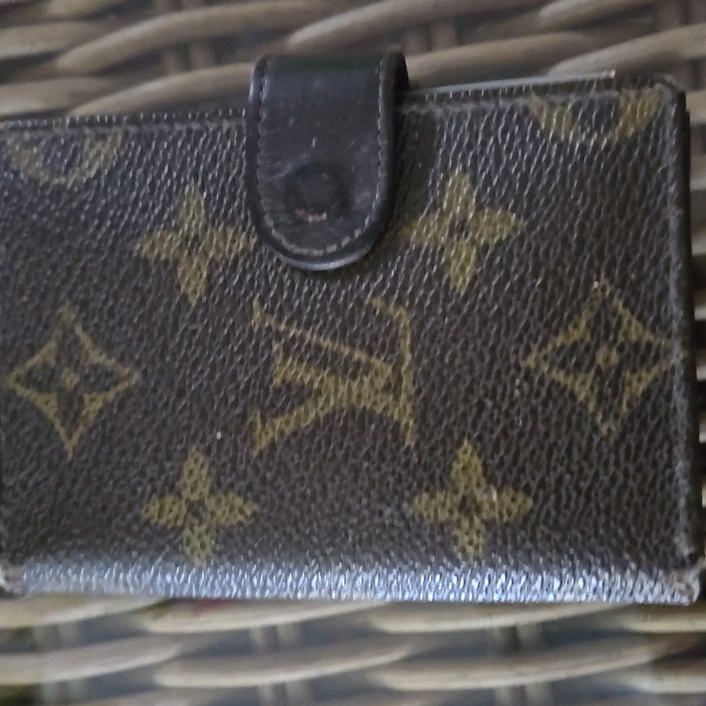 Louis Vuitton Monogram Canvas Card Holder